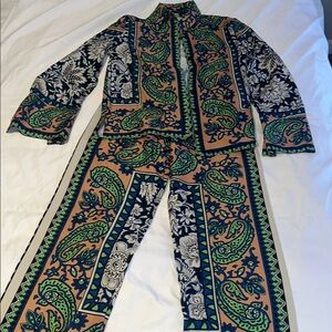 INDEFEIR Paisley Print Women's matching set size XS EUC